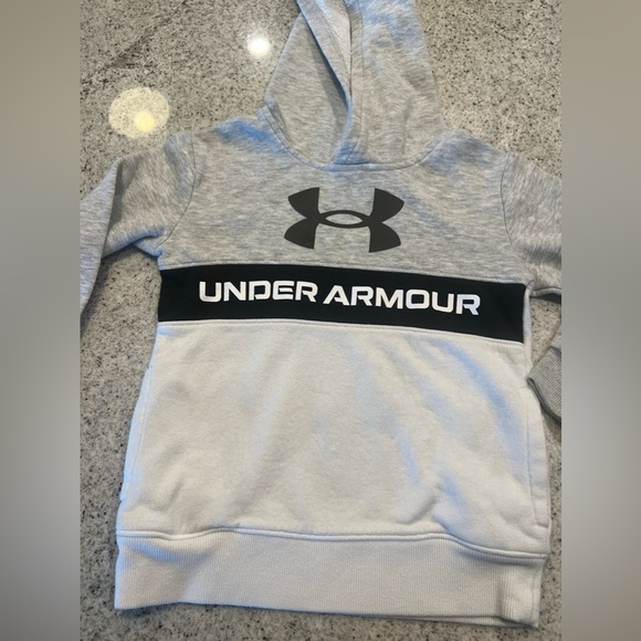 Under Armour Hoodie Sweatshirt Boys size 5 - Picture 3 of 5